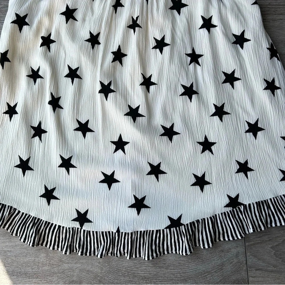 LANE BRYANT STAR WHITE TANK TOP WITH WHITE STRIPES - Picture 10 of 13